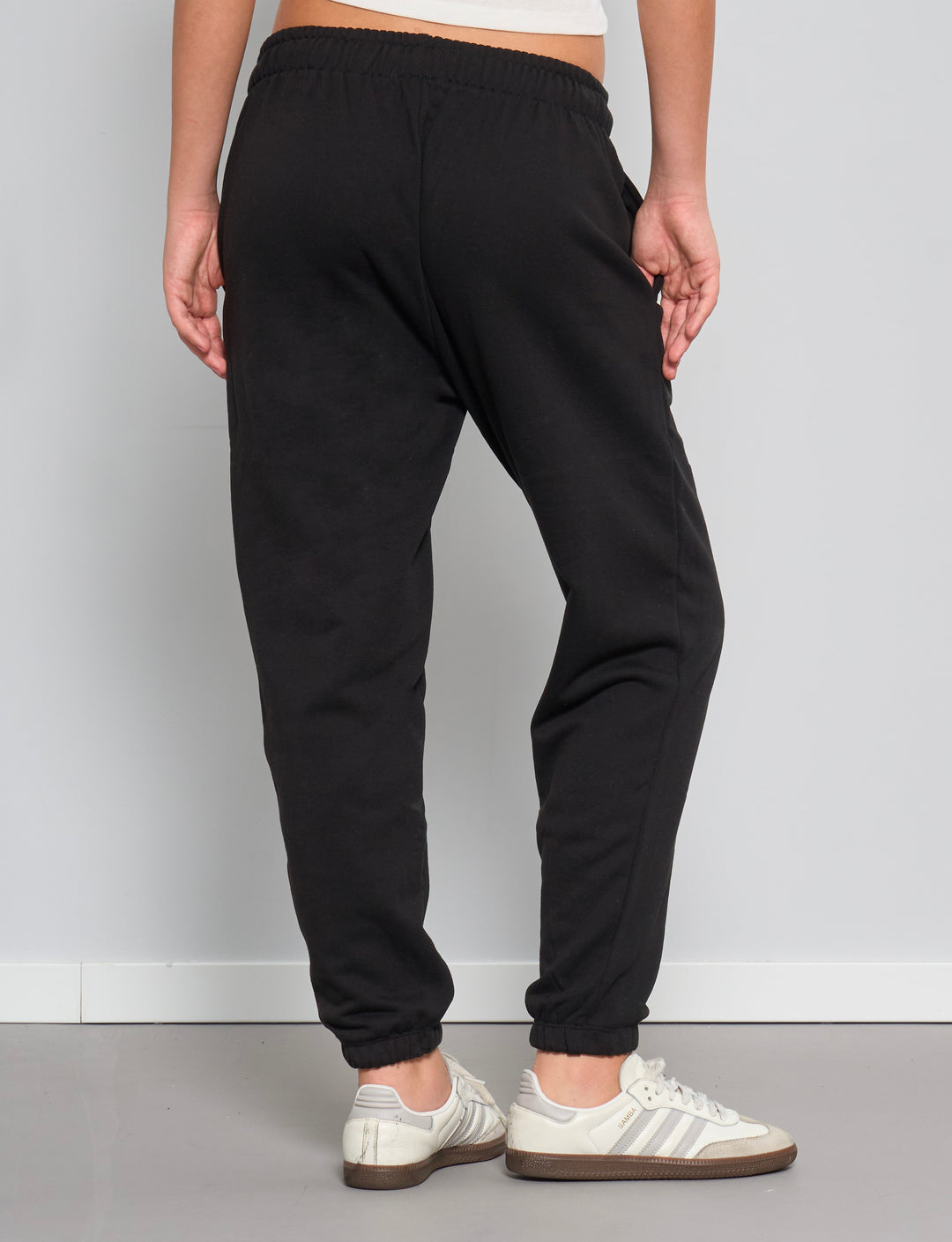 Pantalone nero in felpa retro