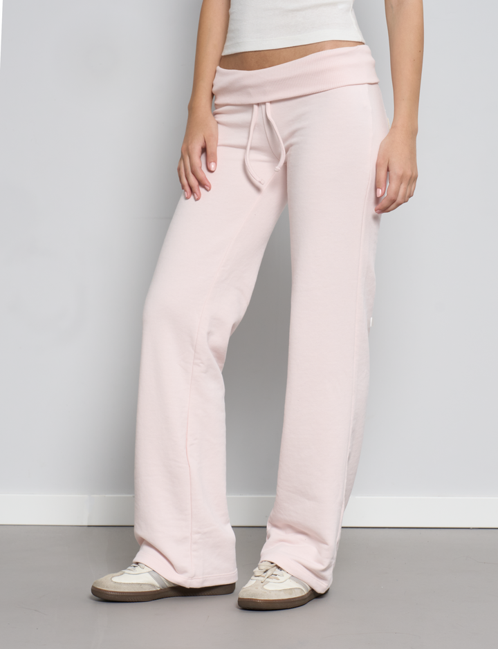 Pantalone rosa con fascia in vita rigirata e scritta "princess" frontale