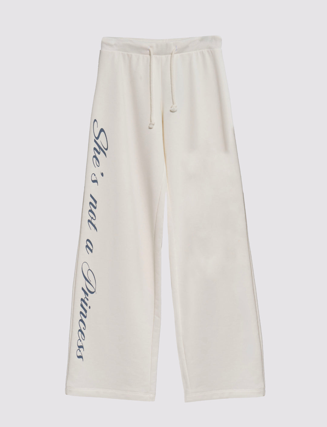 Pantalone tuta con scritta “She‘s not a Princess“ still life
