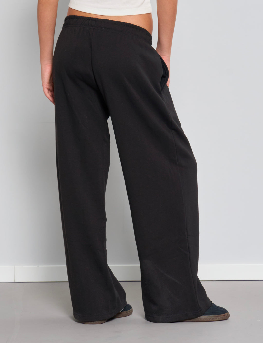 Pantaloni tuta wide leg neri in felpa leggera retro
