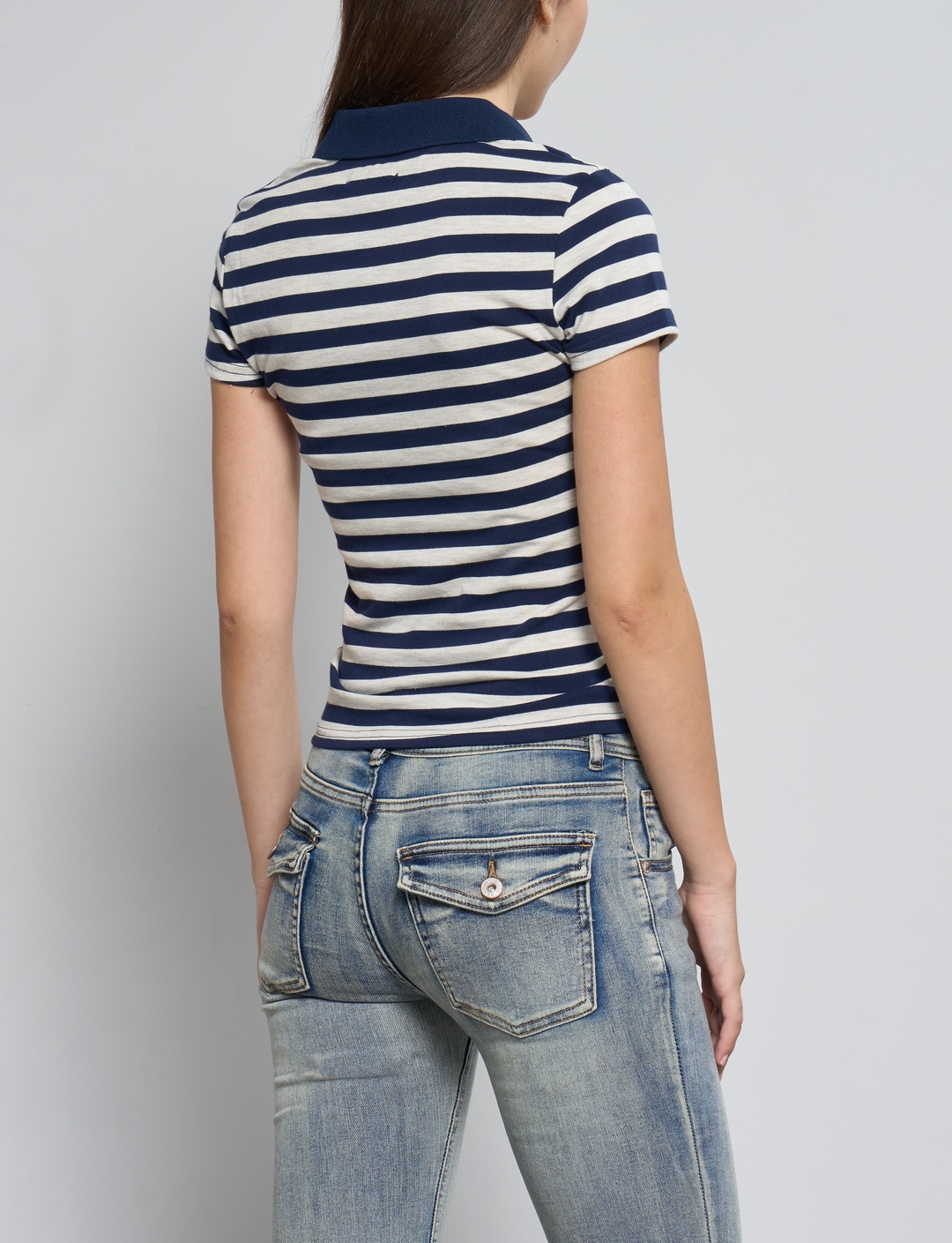 Polo a maniche corte a righe blu navy con numero 3 retro