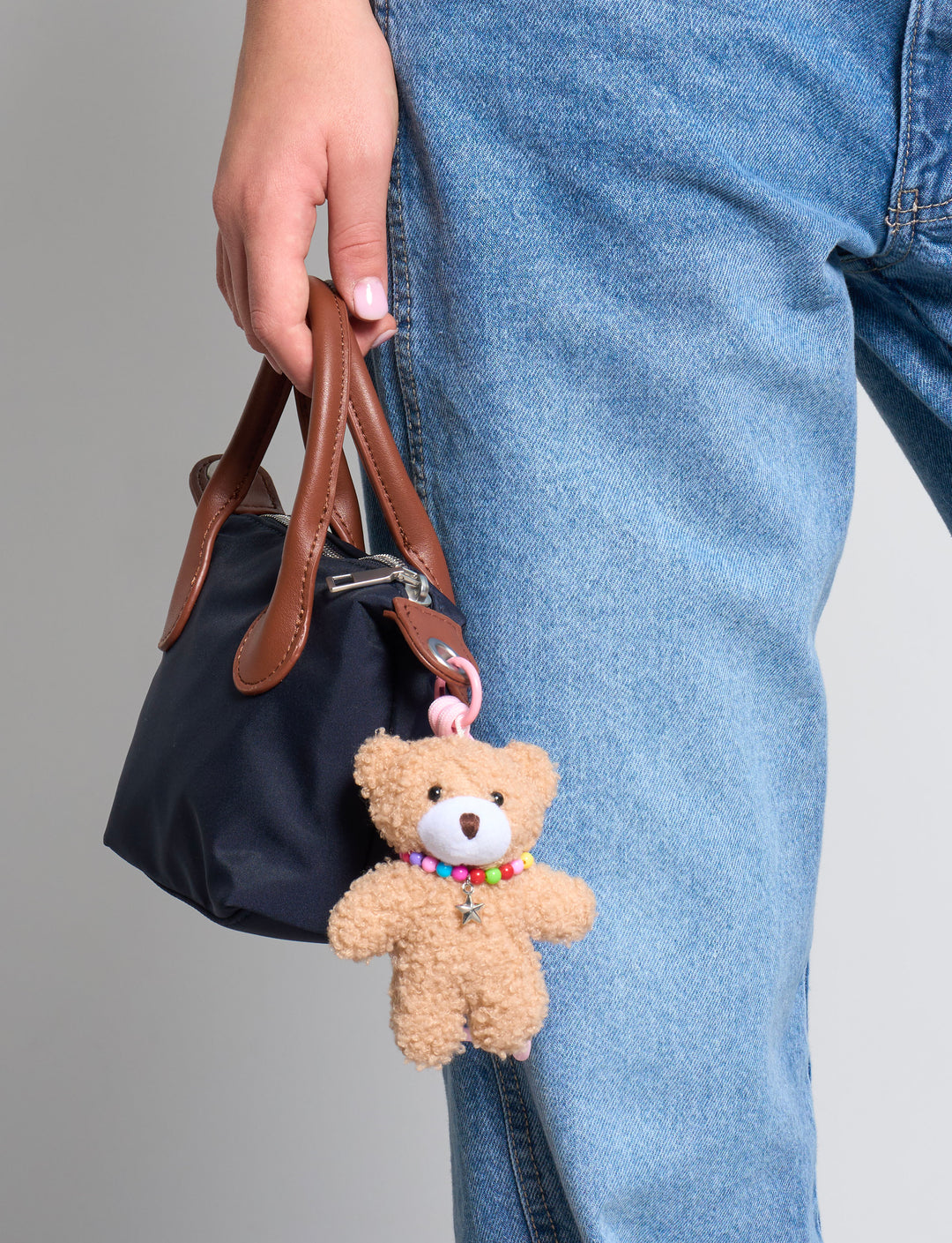 Portachiavi con orsetto in peluche beige frontale