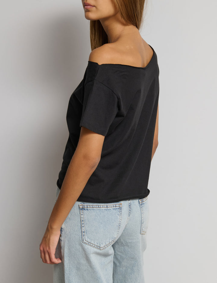 T-shirt offshoulder