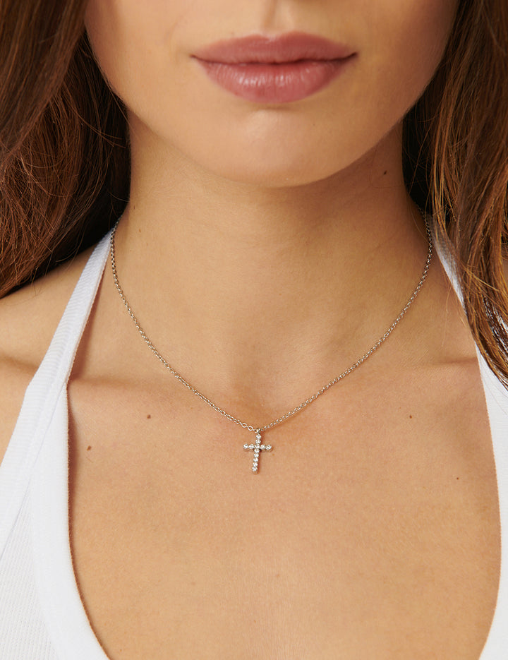 Collar con cruz de diamantes