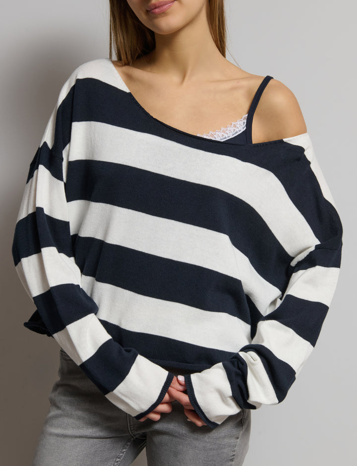 Maglia con spalle scoperte