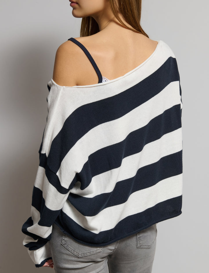 Maglia con spalle scoperte