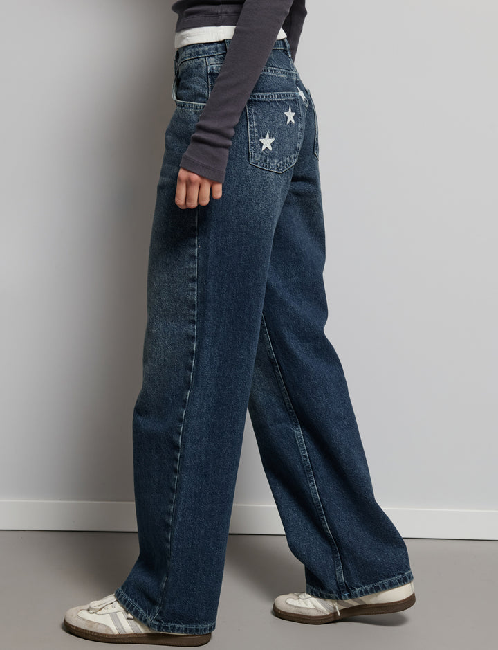 Jeans dritto con ricamo