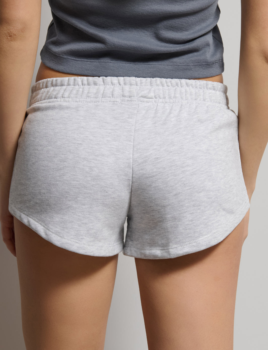 Short grigi in felpa con stampa USA