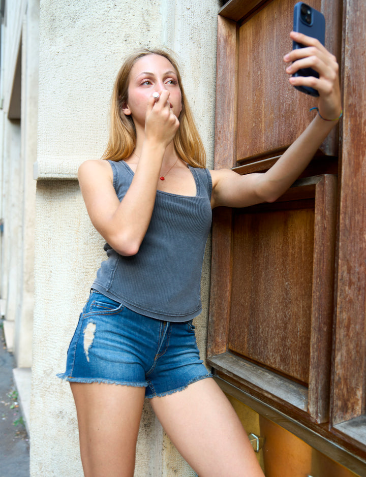 Suite Benedict - Shorts in jeans con orlo vivo