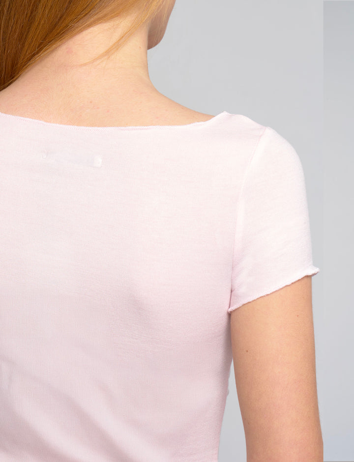 Suite Benedict - T-shirt rosa aderente a manica corta dettaglio orlo vivo