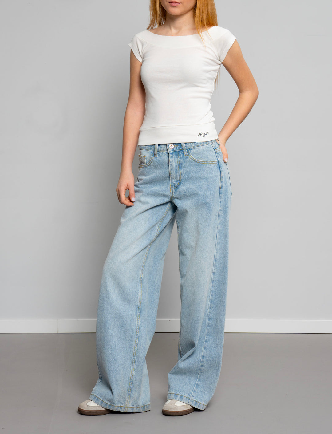 T-shirt panna con scollo a barca e scritta "Angel" -  TOP  