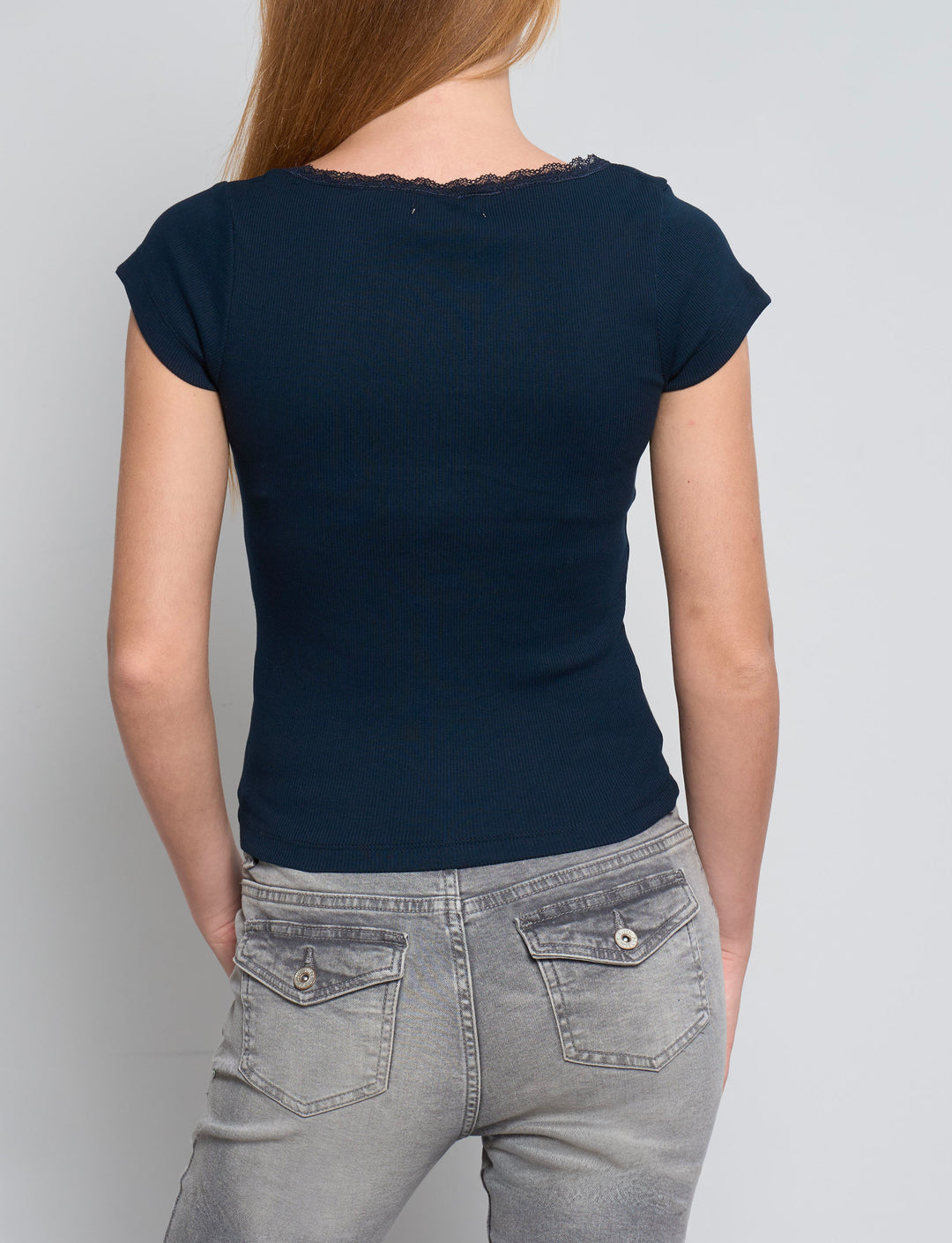 T-shirt a costine blu navy con bottoni e pizzo retro