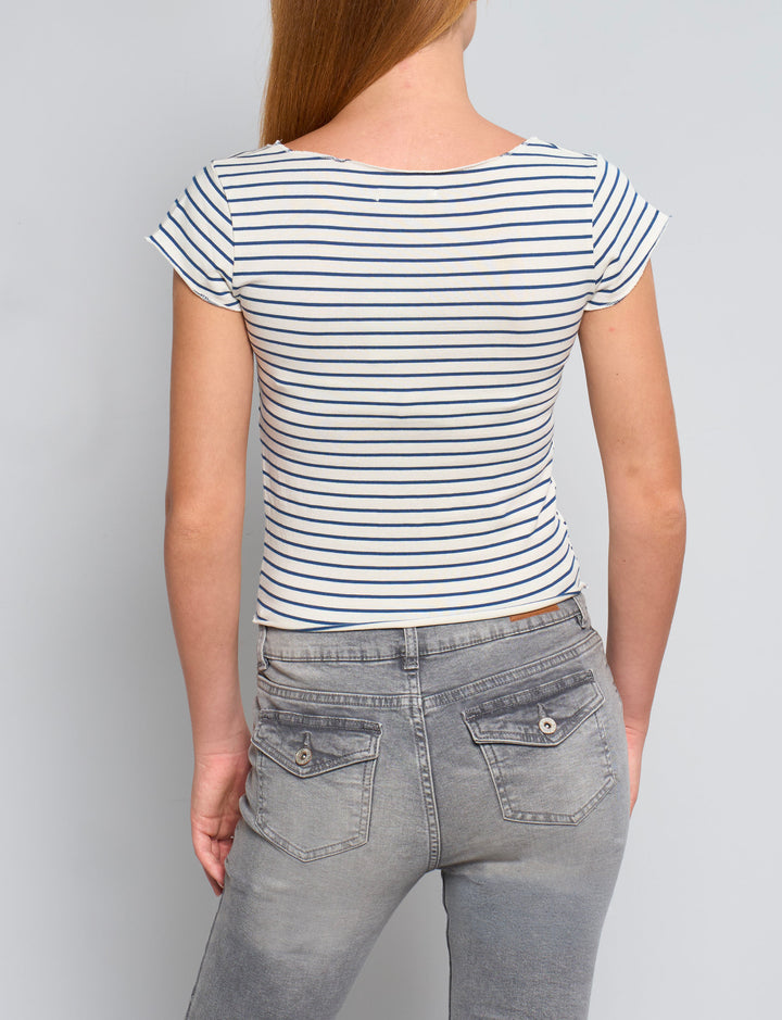 T-shirt bianca a righe blu con scollo a V e arricciatura retro