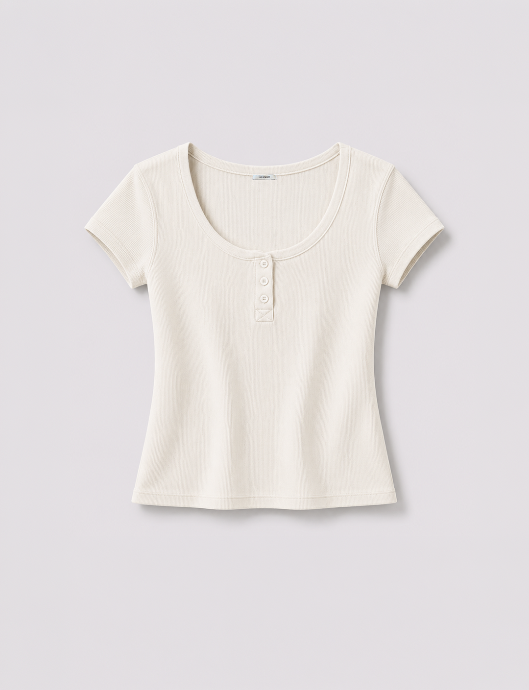 T-shirt bianca con bottoni still life