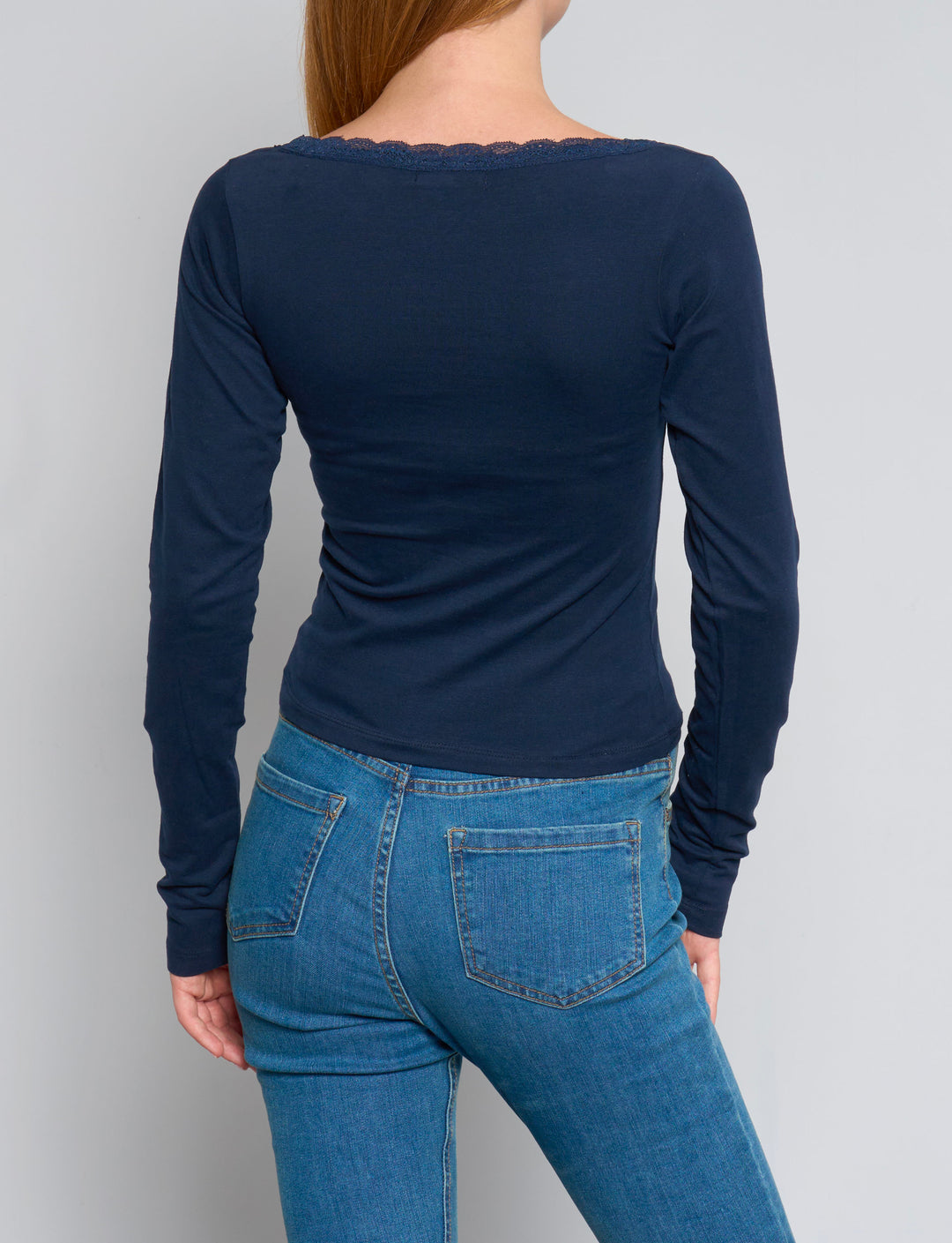 T-shirt blu navy a manica lunga con scollo in pizzo retro