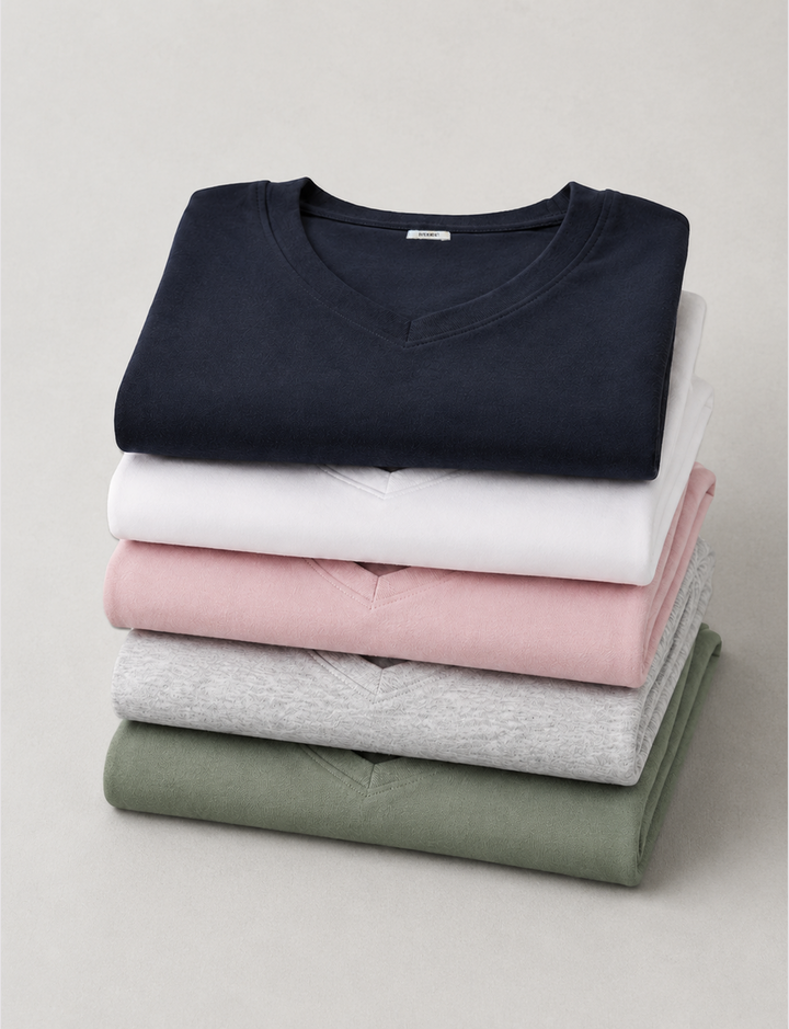 T-shirt blu navy con scollo a V still life pila
