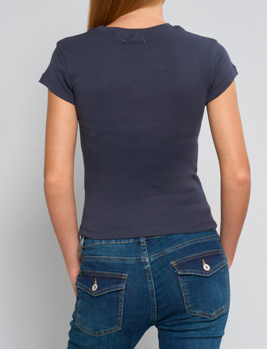 T-shirt blu notte con scritta in strass “Confused” retro