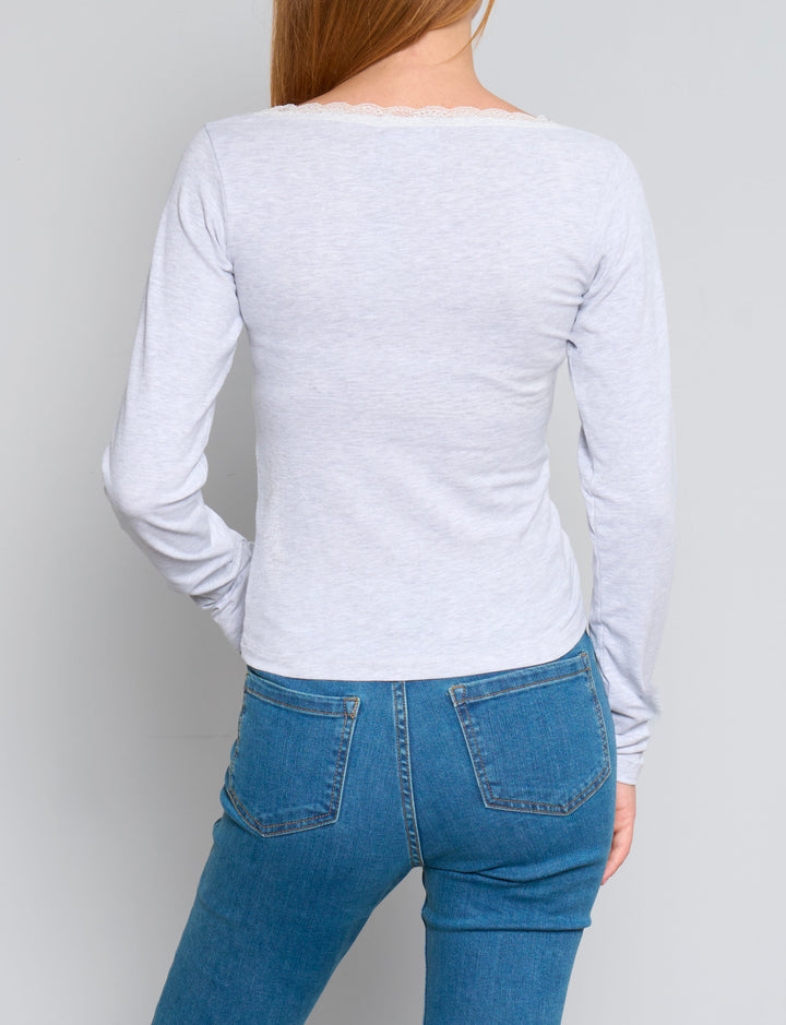 T-shirt grigia a manica lunga con scollo in pizzo retro