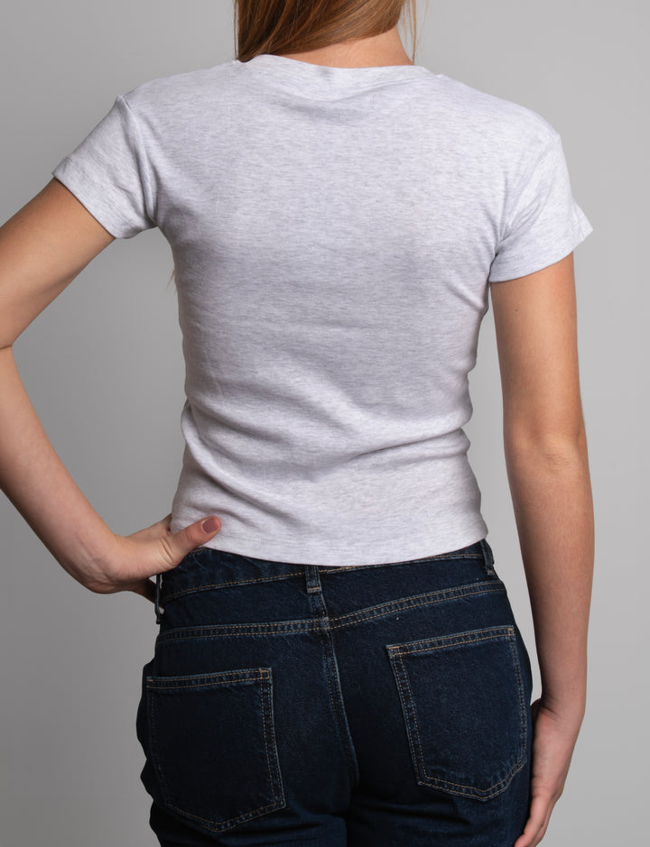T-shirt grigia con scritta "bella impossibile" retro