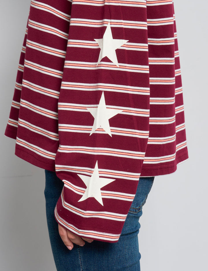 T-shirt oversize a maniche lunghe a righe bordeaux con stelle dettaglio