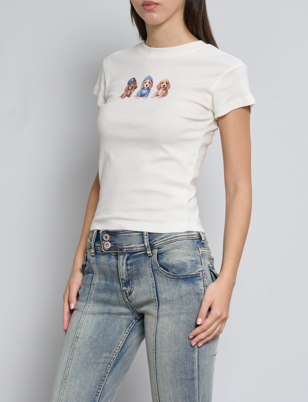 T-shirt panna con stampa di cagnolini frontale