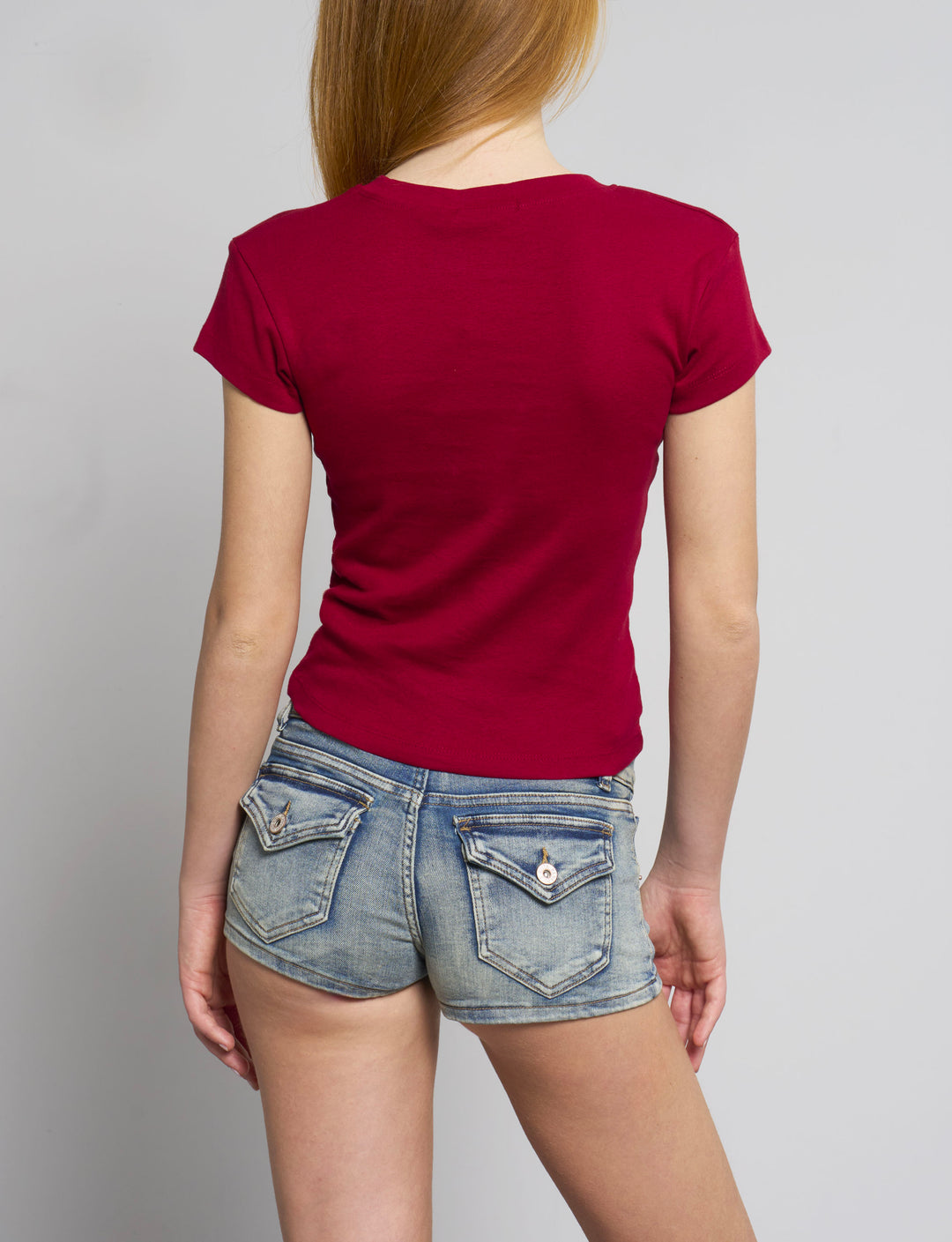 T-shirt rossa con scritta “Difficile da spiegare“ retro