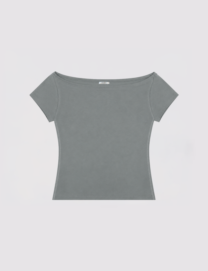 T-shirt verde salvia a maniche corte con scollo a barca still life