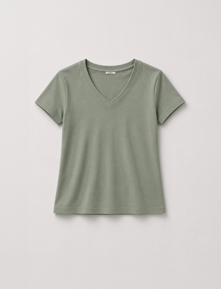 T-shirt verde salvia con scollo a V still life