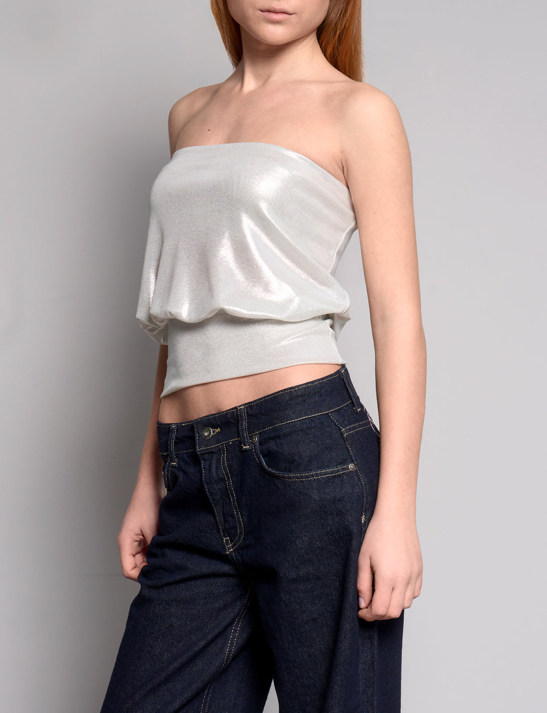 Top a fascia bianco effetto metallizzato