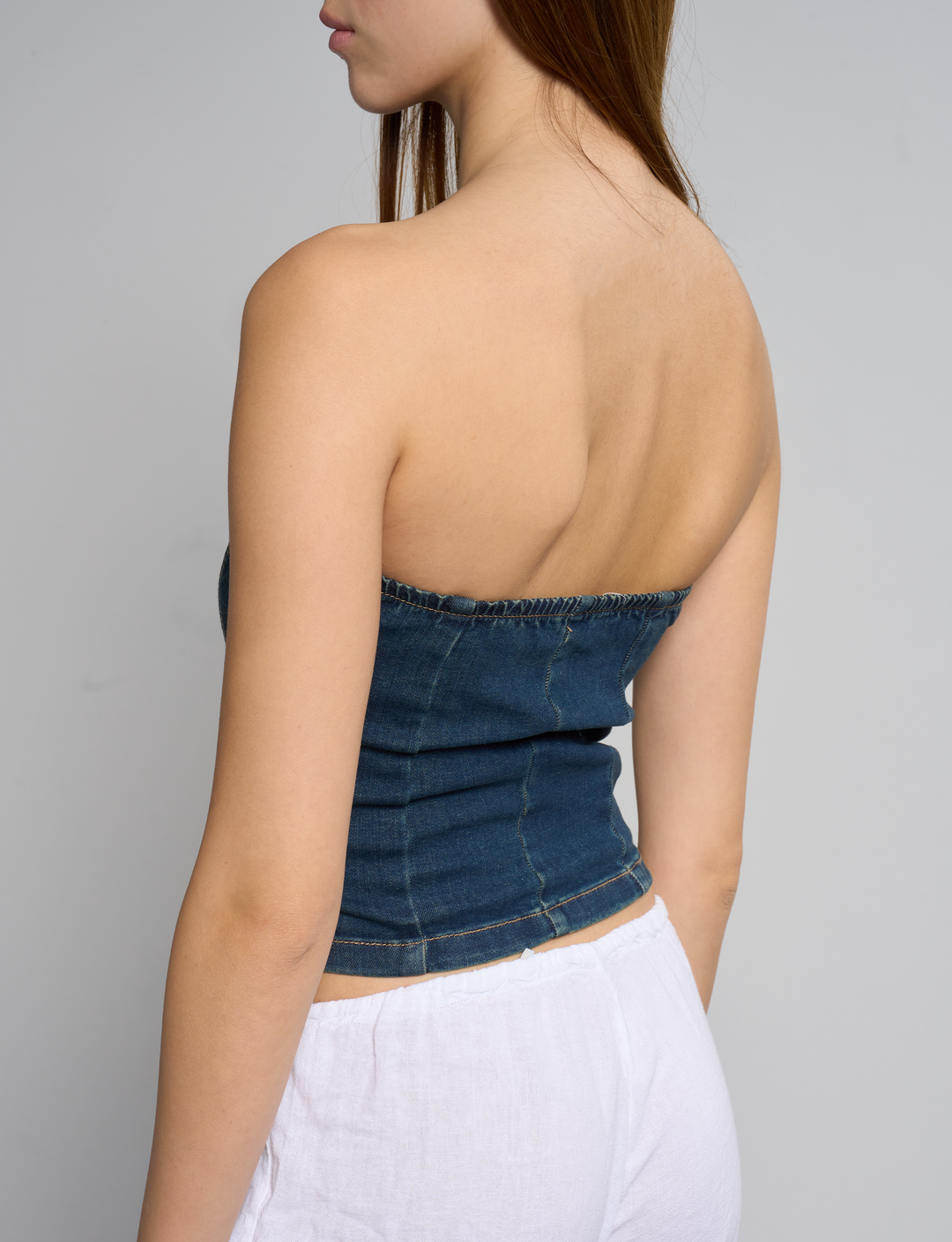Top a fascia in denim retro dettaglio
