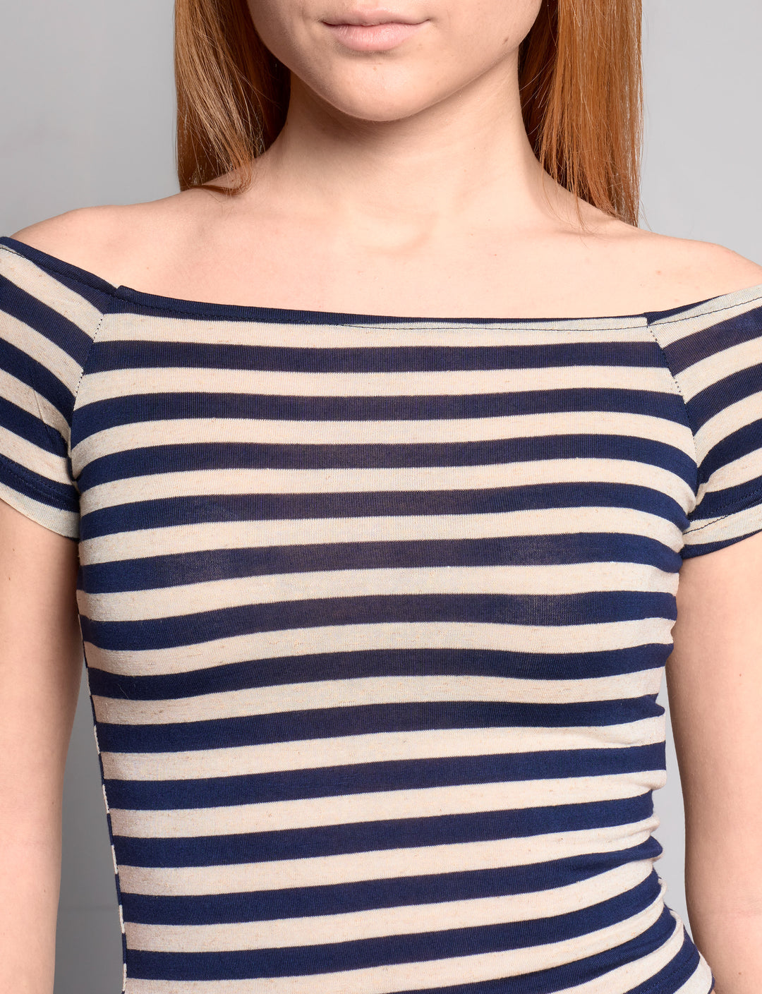 Top a righe blu con scollo dritto