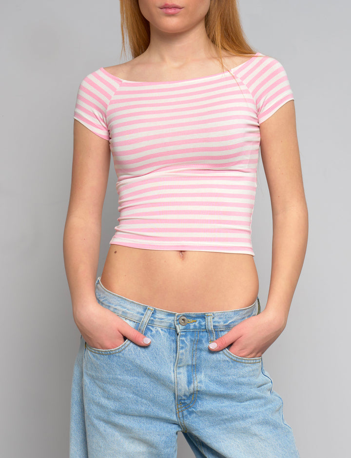 Top a righe rosa con scollo dritto frontale