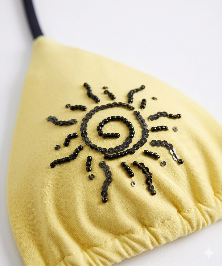 Top bikini a triangolo giallo con ricamo soli in perline dettaglio