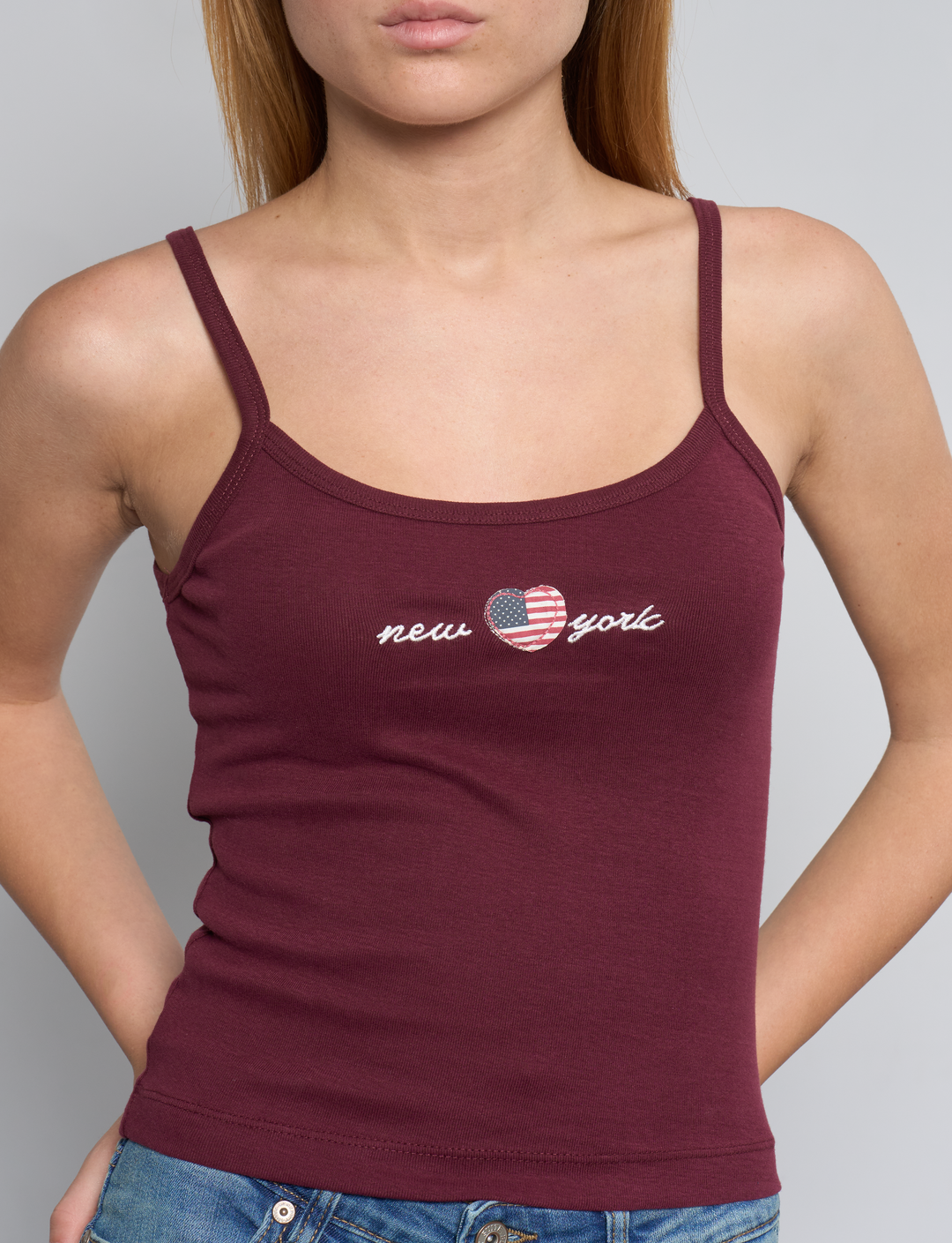 Top canotta bordeaux con grafiche New York ricamo