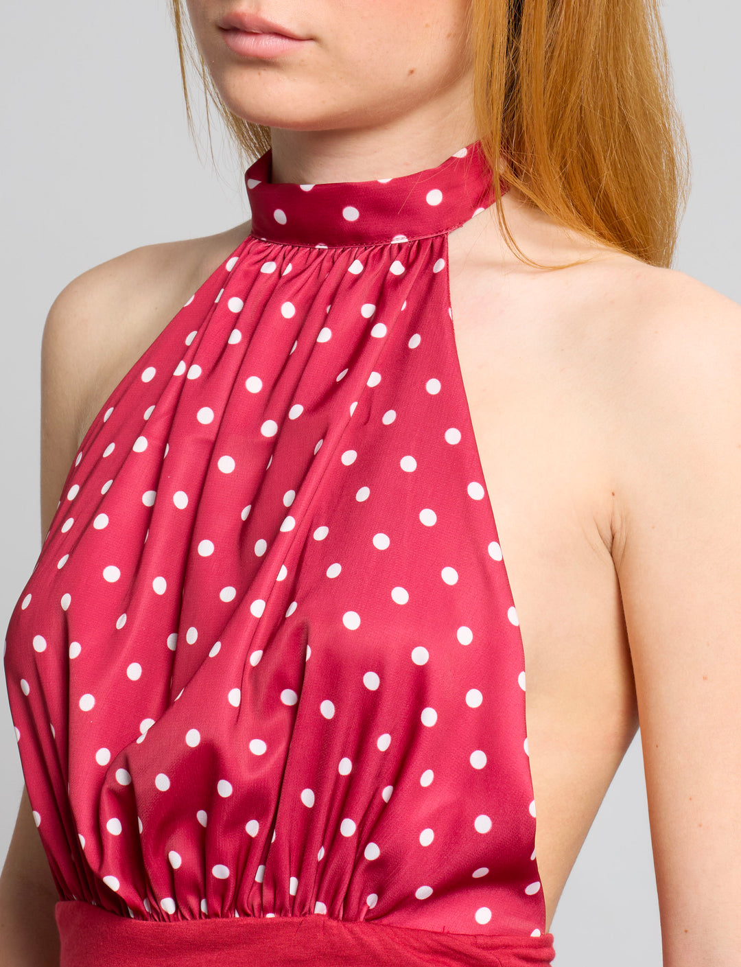 Top crop rosso a pois dettaglio scollo