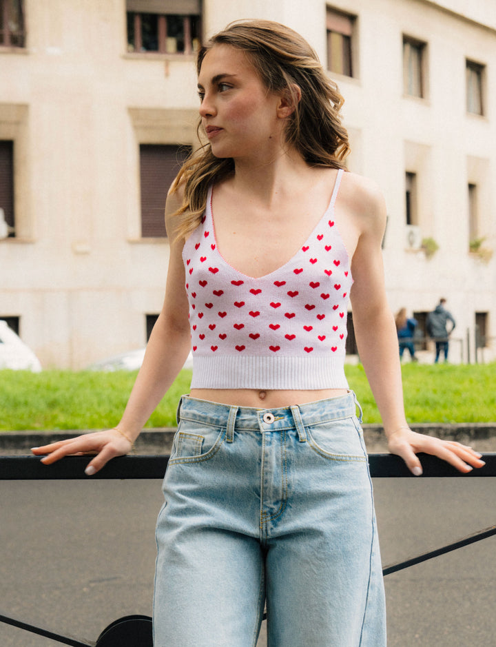 Top in maglia con cuoricini