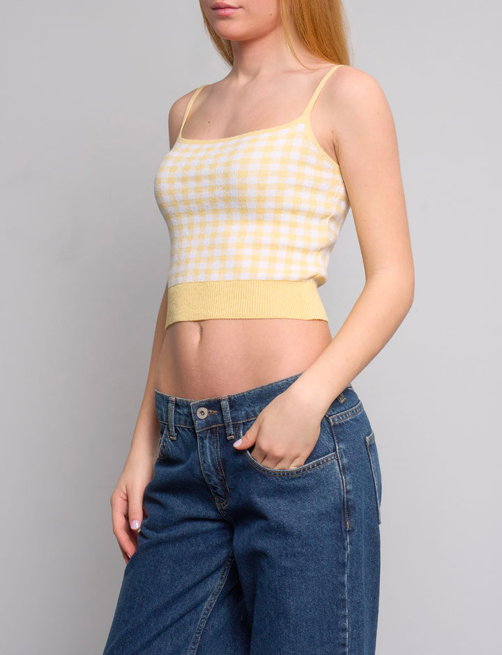 Top in maglia giallo a quadretti