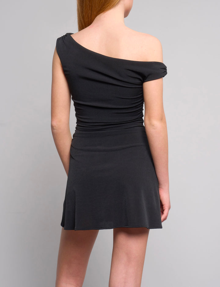 Vestito scollo asimmetrico