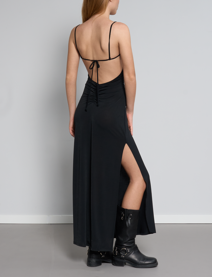 Vestito lungo nero con schiena scoperta retro