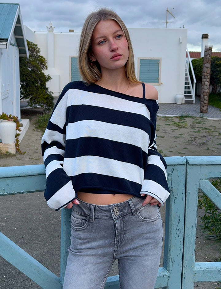 Maglia con spalle scoperte