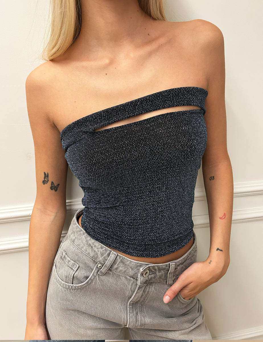 Top bandeau con detalle de abertura