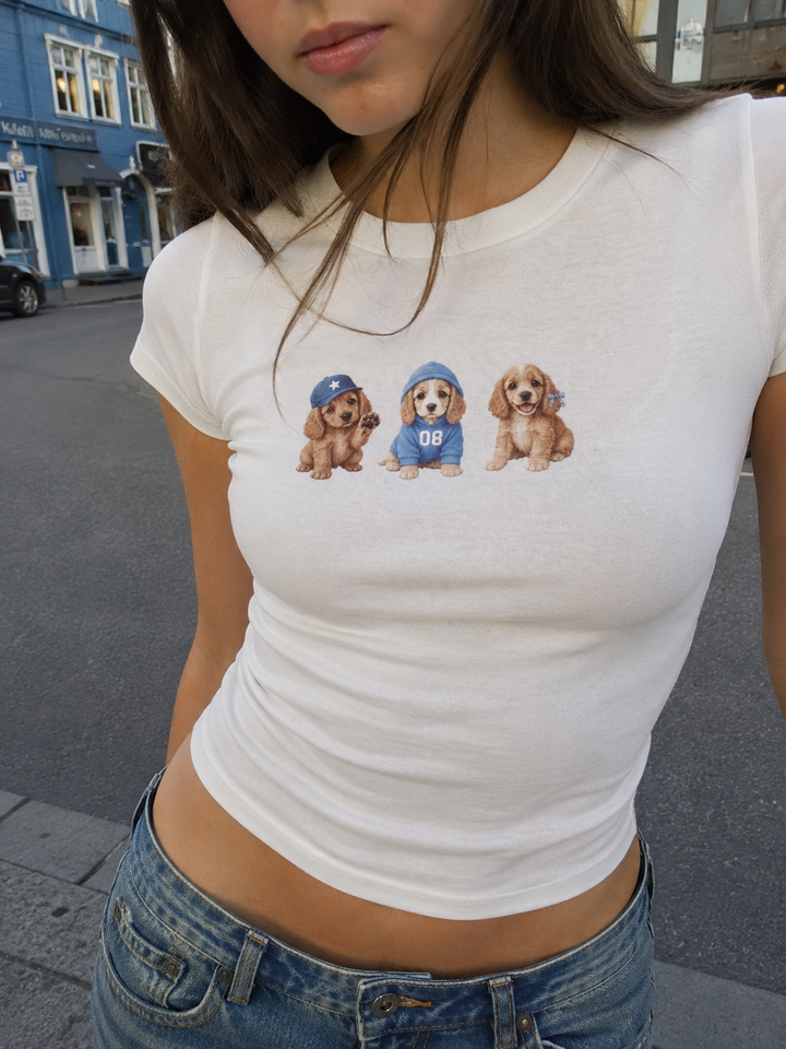 T-shirt panna con stampa di cagnolini