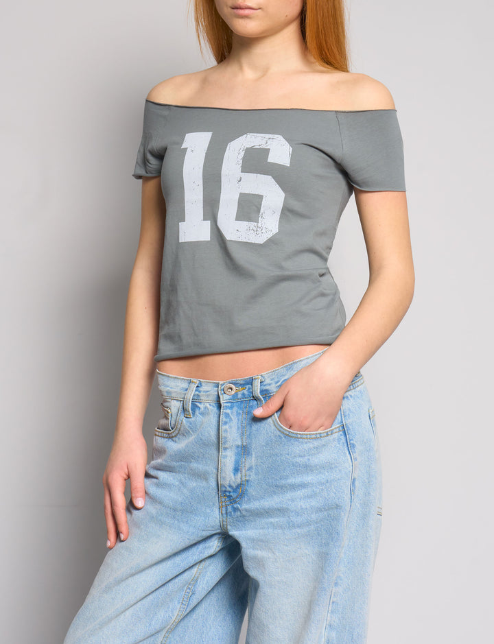 T-shirt stampata offshoulder